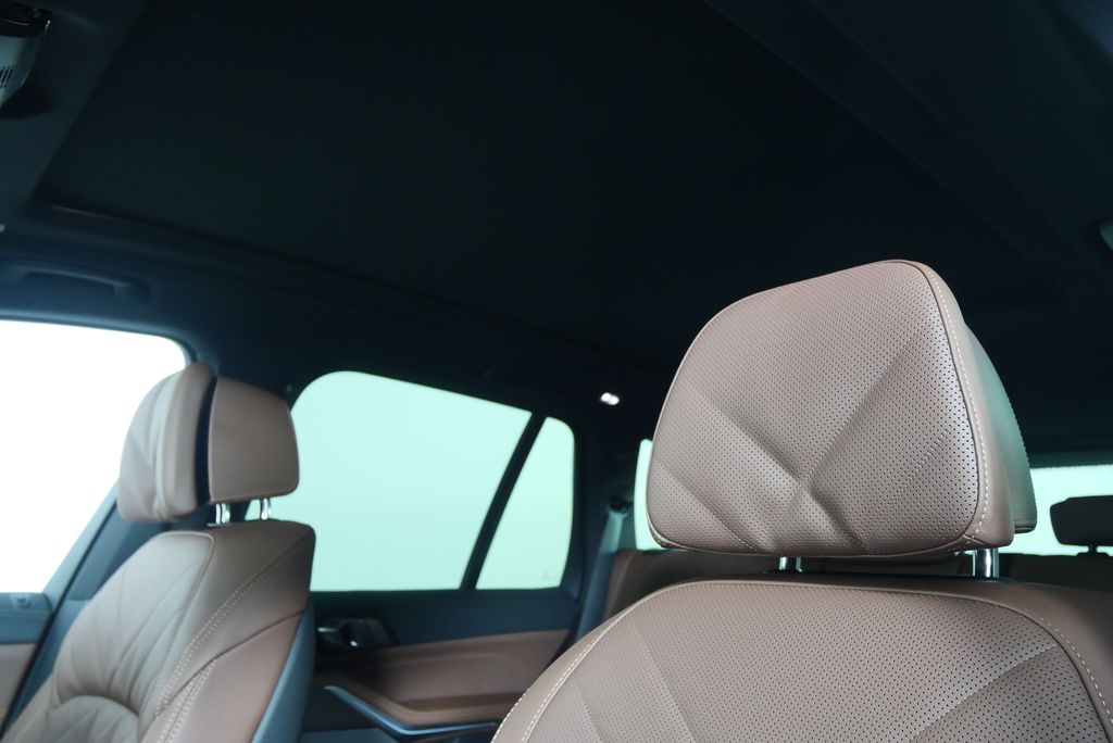 2026 BMW X5 xDrive40i 11