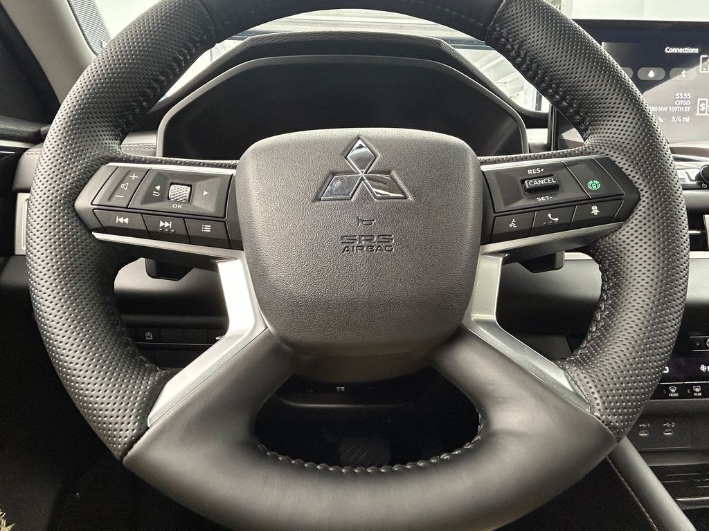 New 2026 White / Black Mitsubishi Trail Edition image 33