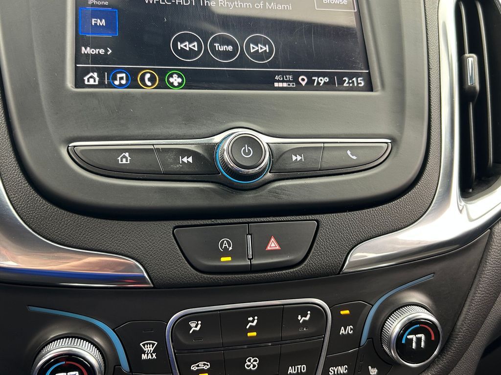 Used 2022 Iridescent Pearl Tricoat Chevrolet LT image 18