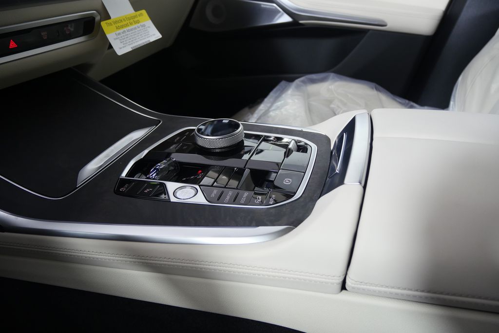 2026 BMW X7 xDrive40i 27
