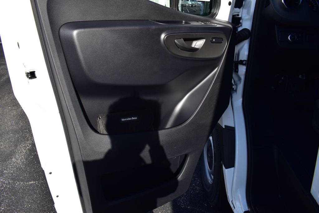 Thumbnail: 2025 Mercedes-Benz Sprinter - 10