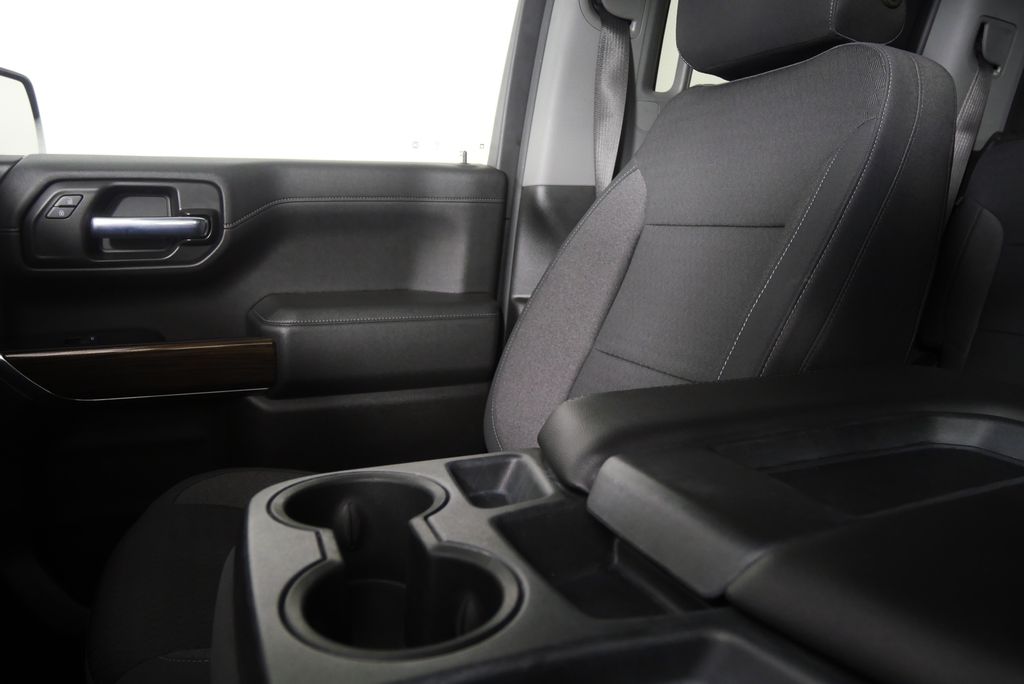 Thumbnail: 2020 Chevrolet Silverado 1500 - 26