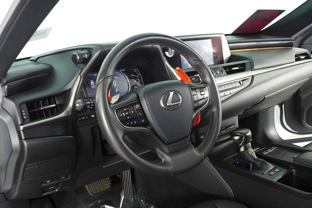 Thumbnail: 2021 Lexus ES - 30