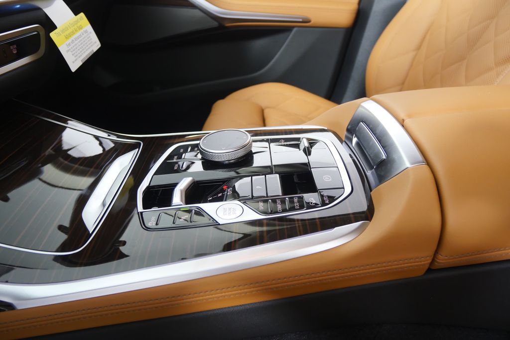 Thumbnail: 2026 BMW X7 - 24