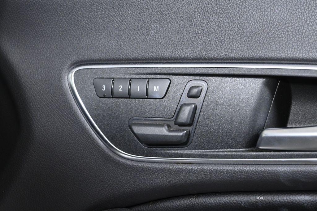 2015 Mercedes-Benz CLA 250 28