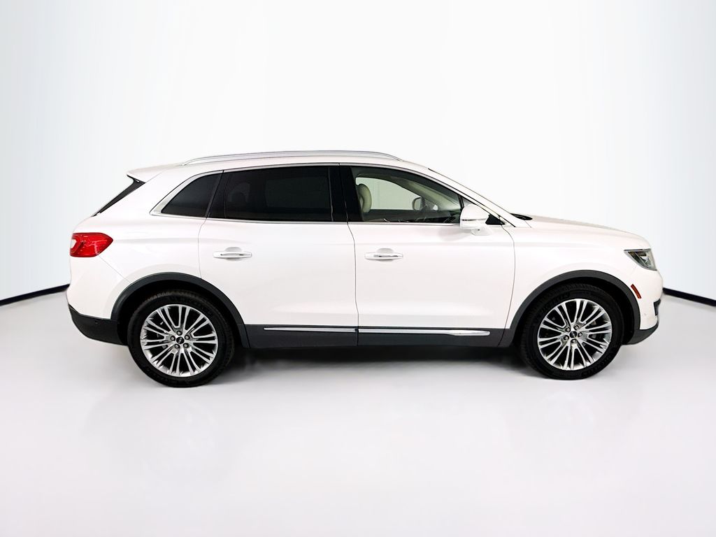 Thumbnail: 2017 Lincoln MKX - 4