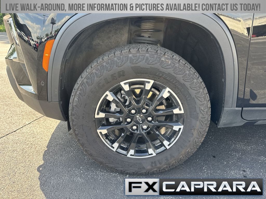 Used 2025 Chevrolet Traverse SUV