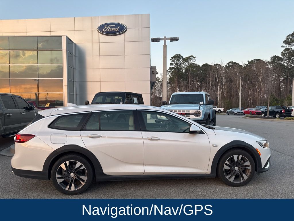 2019 Buick Regal TourX AWD Essence