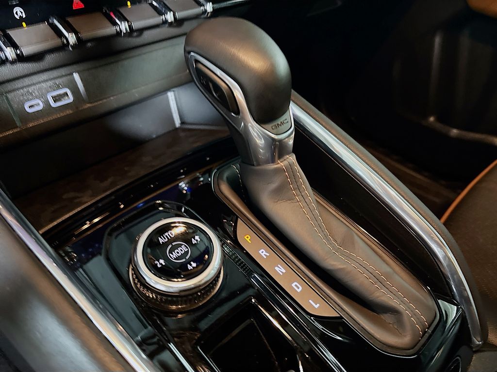 2023 GMC Canyon AT4