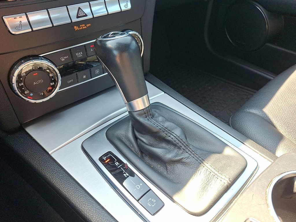 Thumbnail: 2012 Mercedes-Benz C-Class - 18