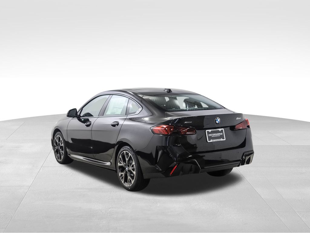 Thumbnail: 2025 BMW 2 Series - 3