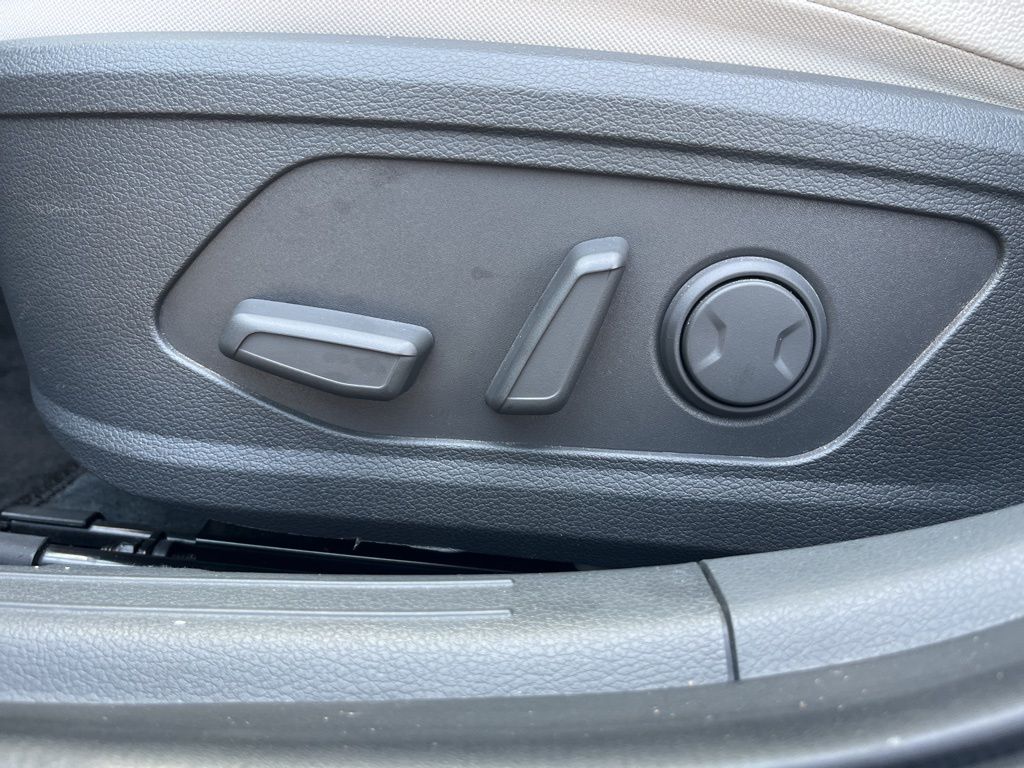 2022 Hyundai Sonata Limited 31