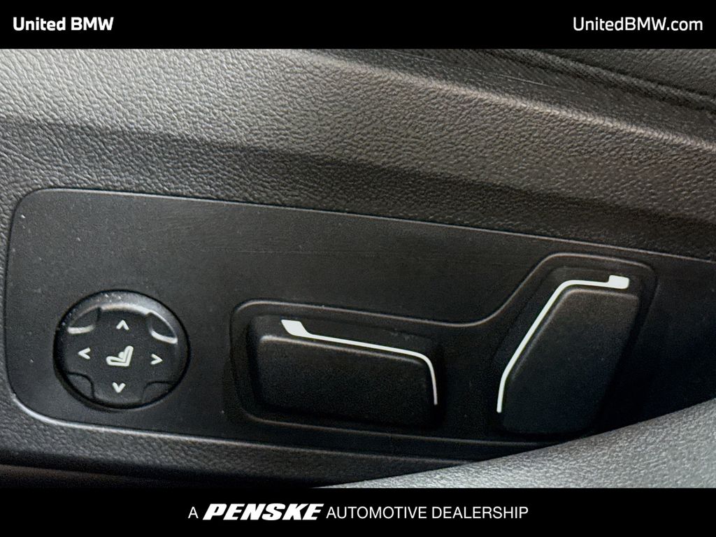 Thumbnail: 2025 BMW 3 Series - 4