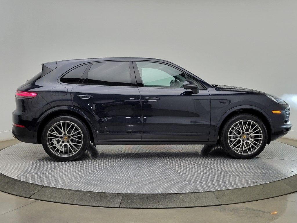 Thumbnail: 2022 Porsche Cayenne - 6
