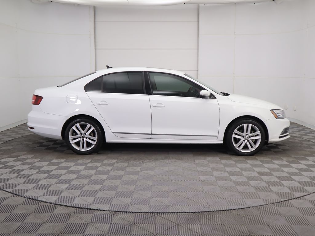 Thumbnail: 2017 Volkswagen Jetta - 4