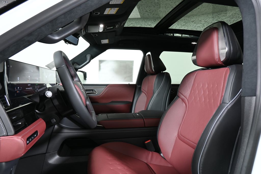 Thumbnail: 2026 INFINITI QX80 - 13