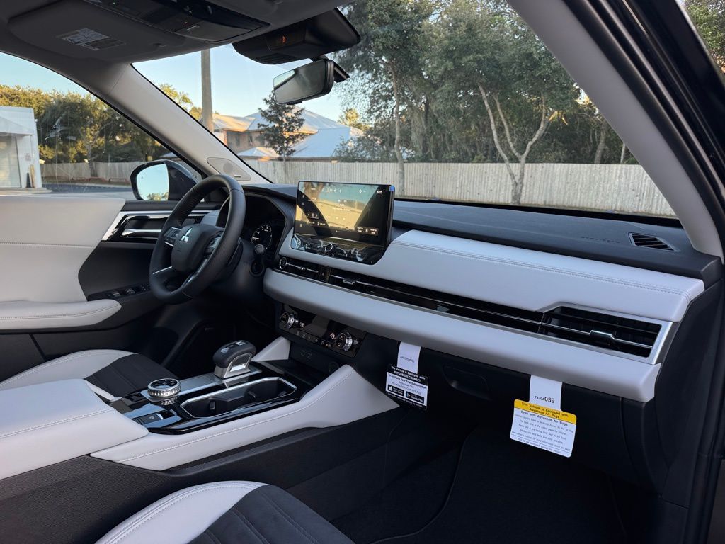 New 2025 Mitsubishi Outlander SUV