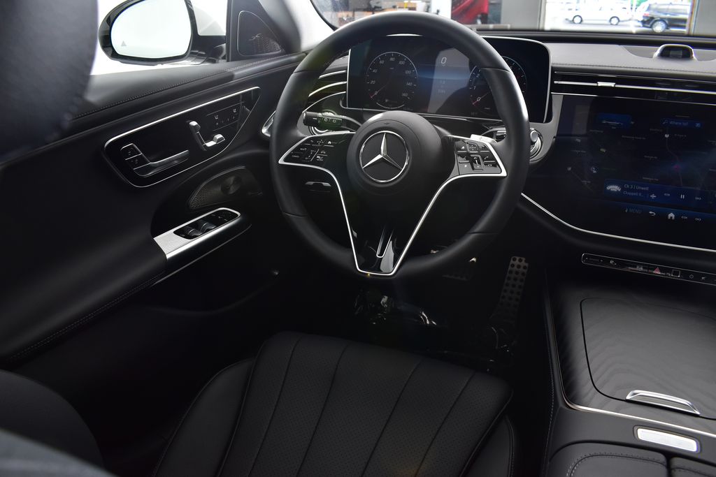 Thumbnail: 2025 Mercedes-Benz E-Class - 25