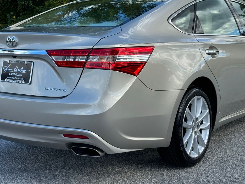 2015 Toyota Avalon Limited 13