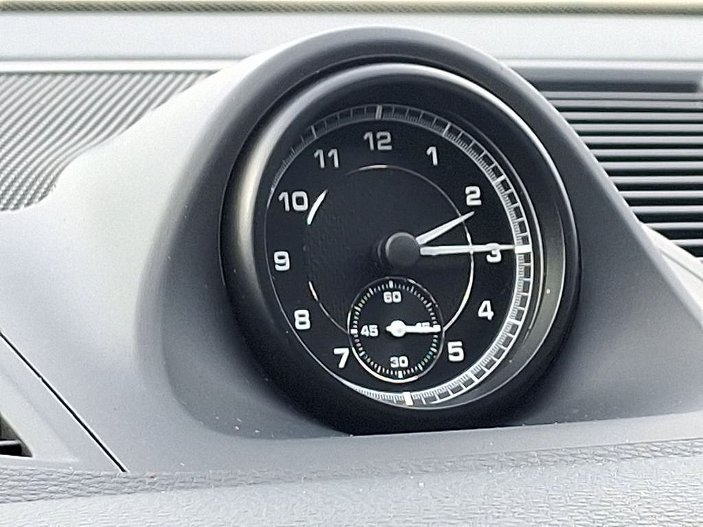 Thumbnail: 2025 Porsche Macan - 25