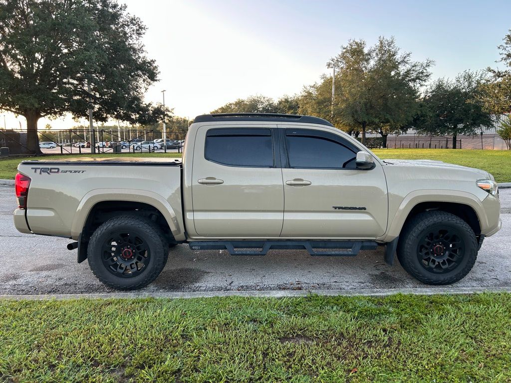 Thumbnail: 2018 Toyota Tacoma - 6