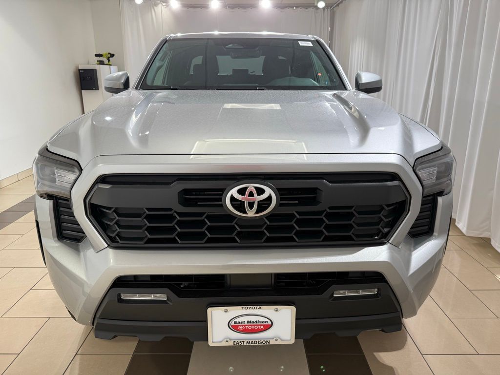 Thumbnail: 2025 Toyota Tacoma - 8