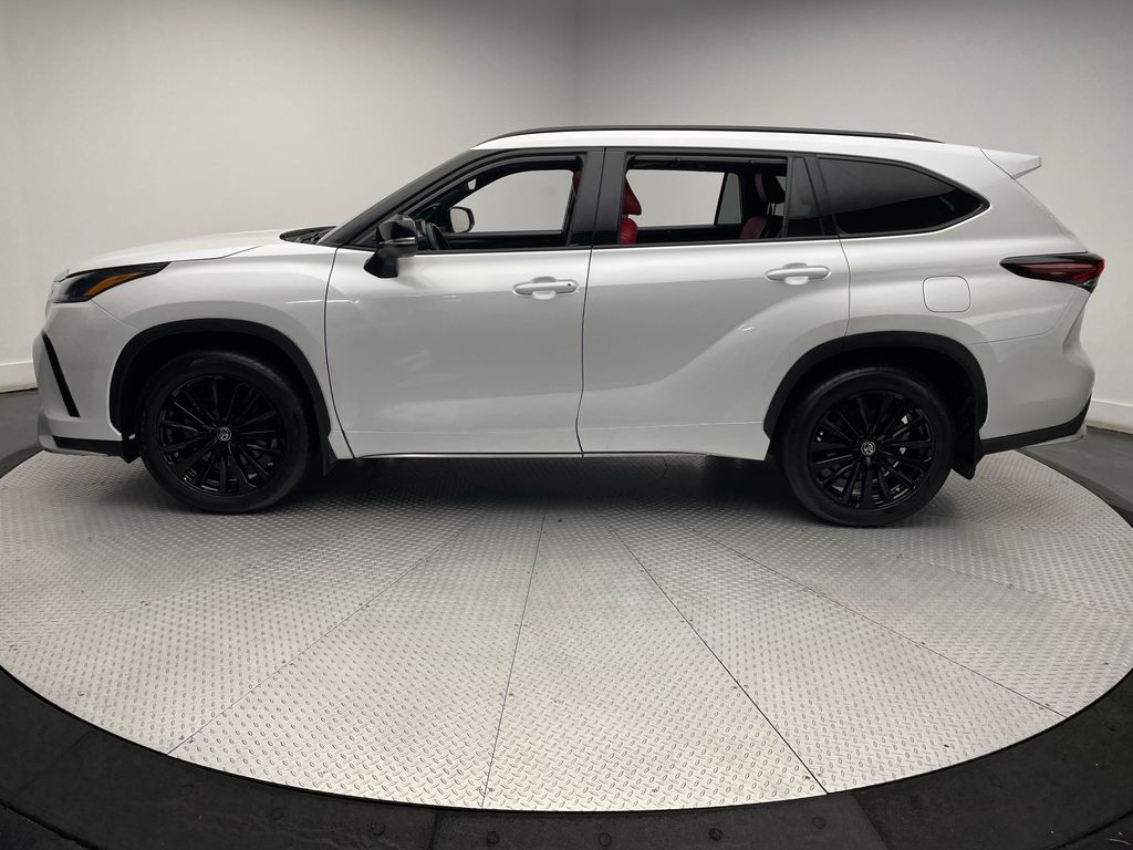 2024 Toyota Highlander XSE 8