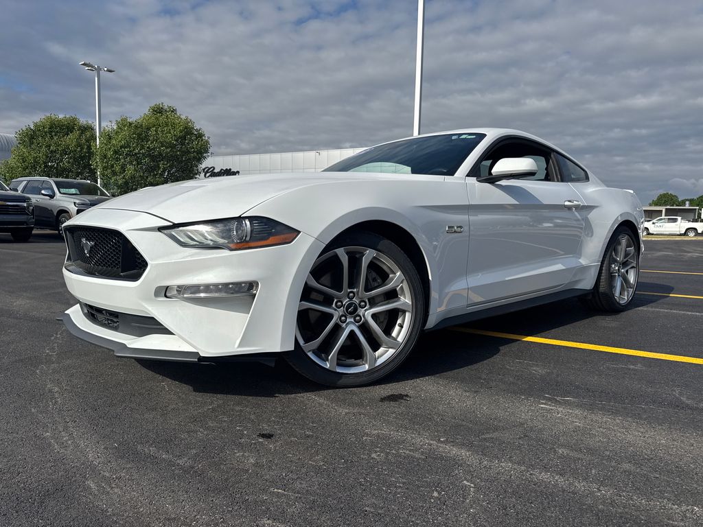 Oxford White 2022 Ford Mustang GT Premium Fastback RWD Coupe Rear-Wheel Drive Automatic