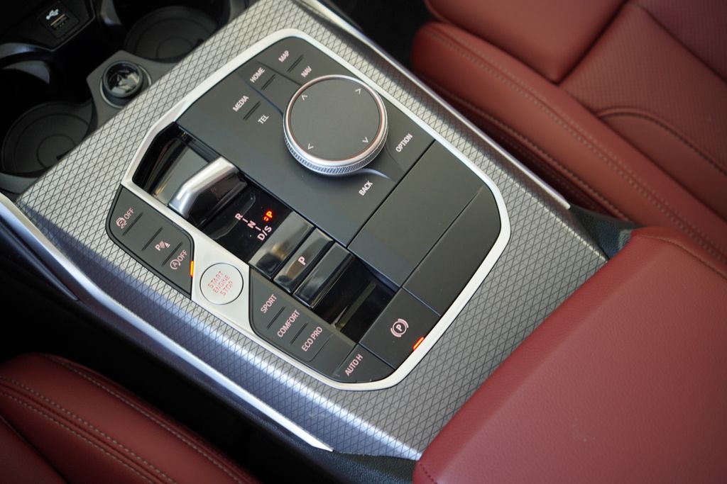 Thumbnail: 2026 BMW 3 Series - 18