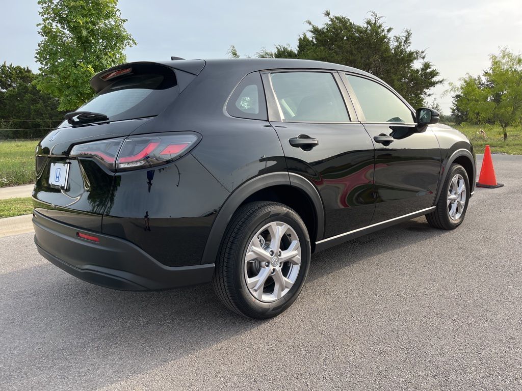 2025 Honda HR-V LX 3