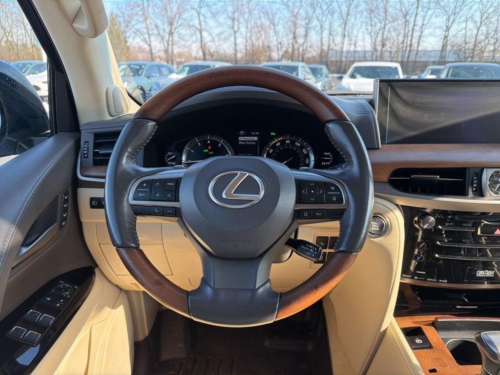 Thumbnail: 2020 Lexus LX - 13