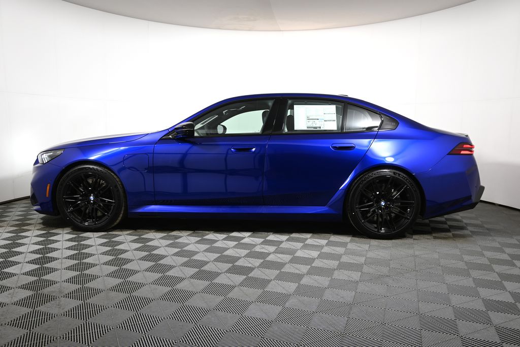 Thumbnail: 2026 BMW M5 - 2