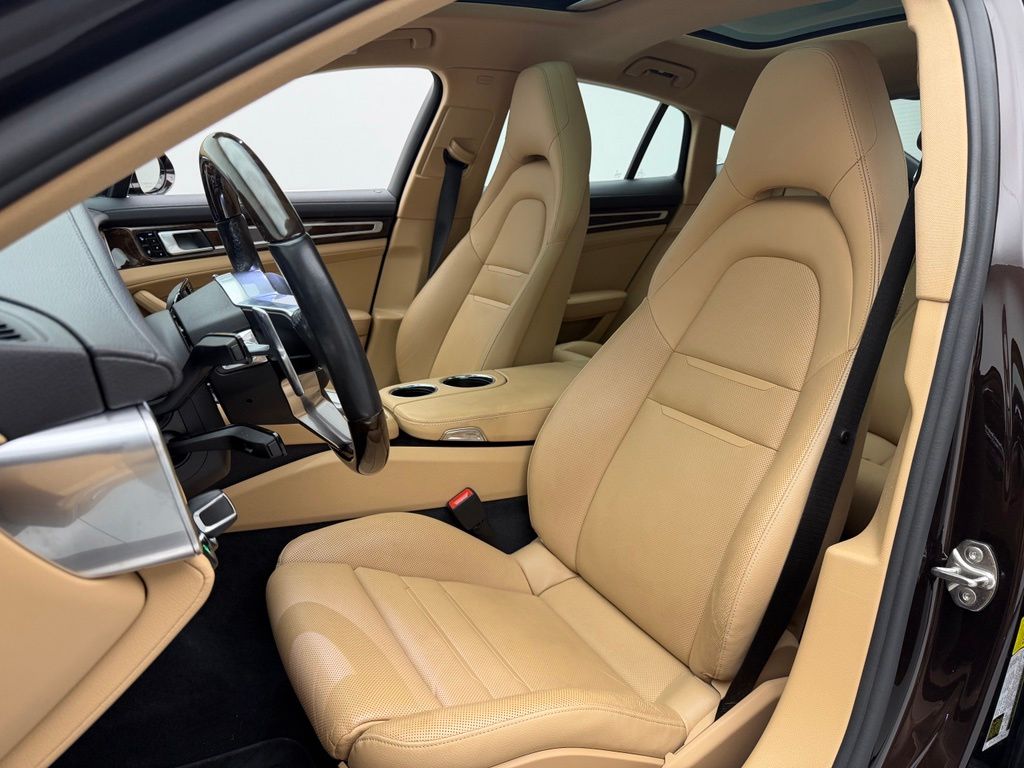 Thumbnail: 2018 Porsche Panamera - 9