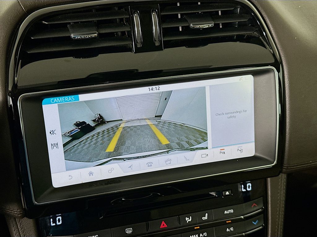 Thumbnail: 2019 Jaguar F-Pace - 13