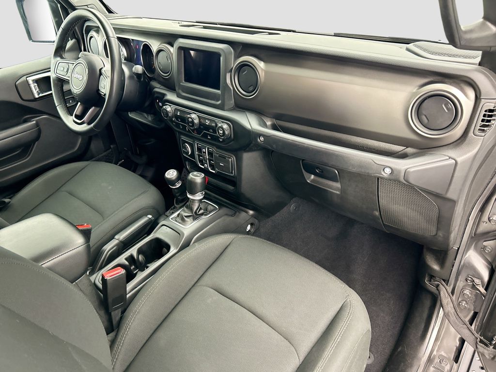 Thumbnail: 2022 Jeep Gladiator - 15