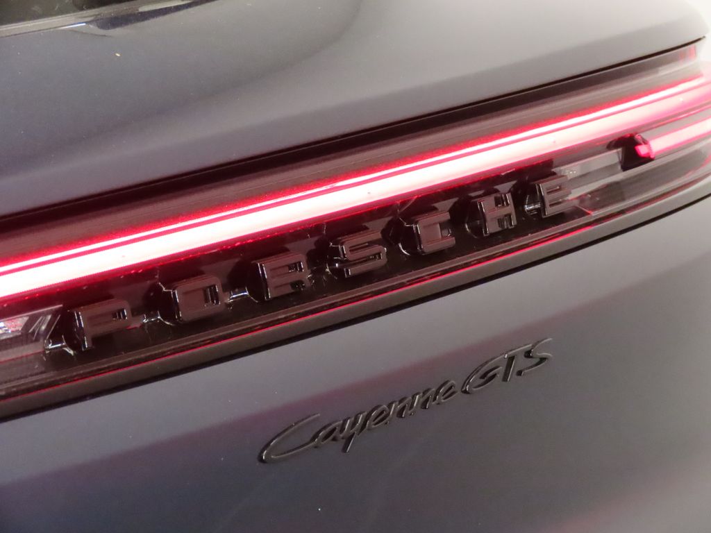 Thumbnail: 2026 Porsche Cayenne - 12