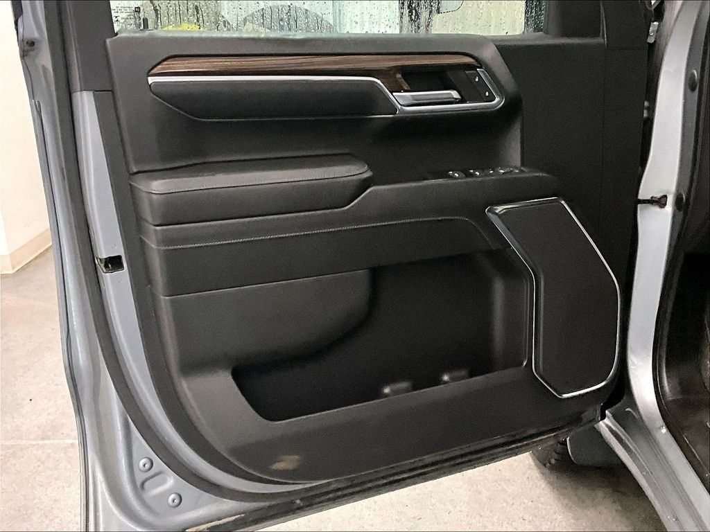 2023 Chevrolet Silverado 1500 — photo 9