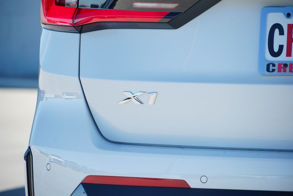 Thumbnail: 2027 BMW X1 - 8