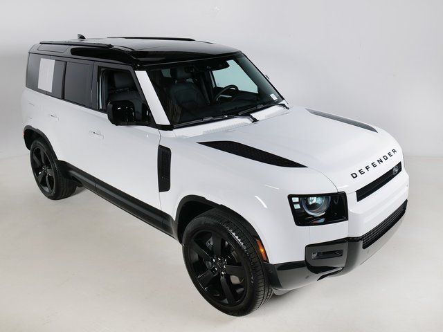 New 2026 White Land Rover X-Dynamic SE image 28