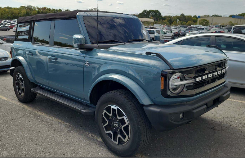 2021 Ford Bronco Outer Banks 2