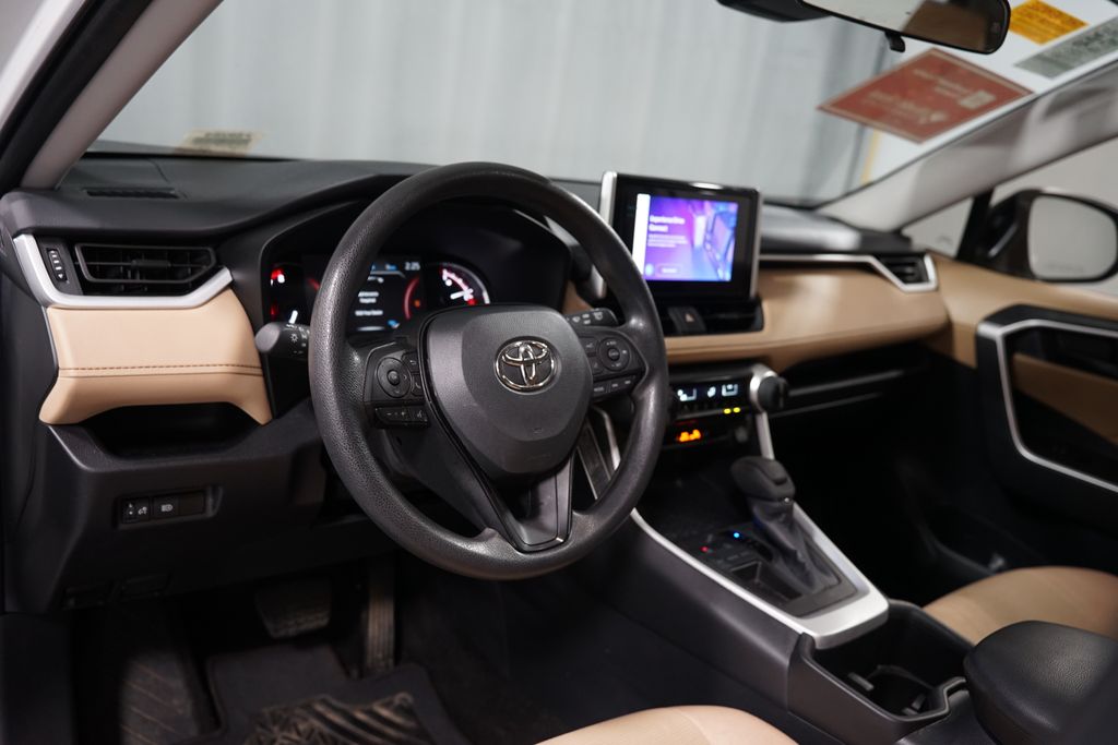 Thumbnail: 2025 Toyota RAV4 - 7