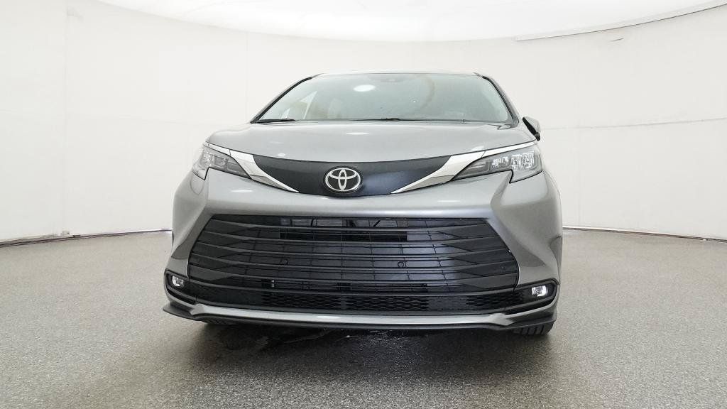 New 2026 Toyota Sienna Van