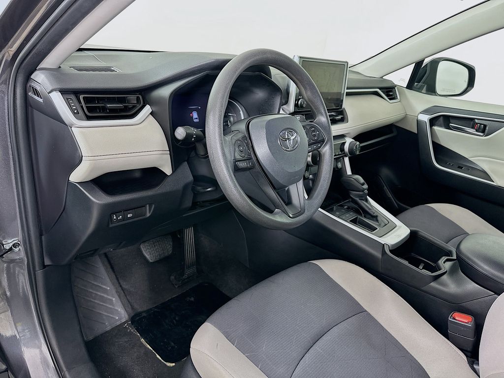 Thumbnail: 2024 Toyota RAV4 - 9