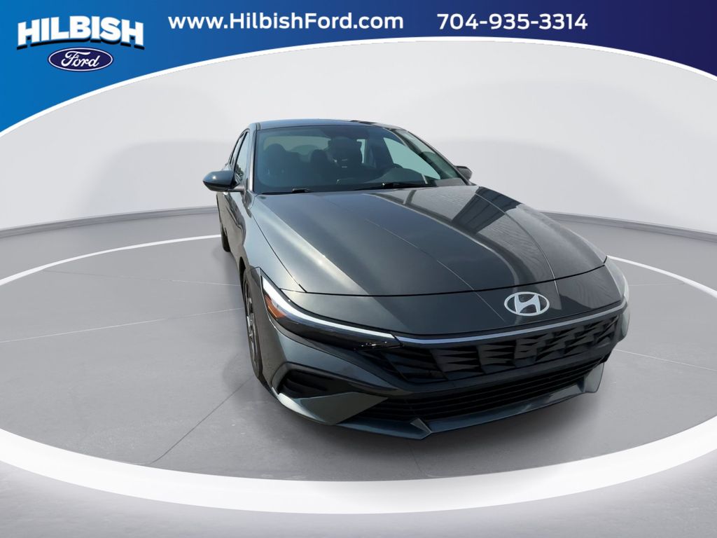 Used 2025 Amazon Gray Hyundai SEL Sport image 2