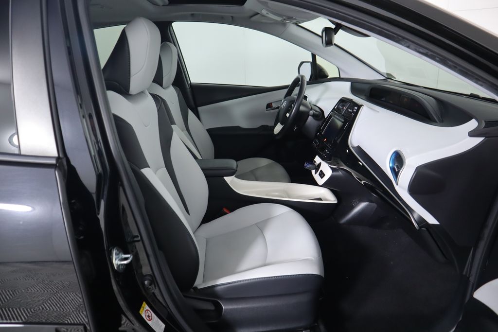 2016 Toyota Prius Four 20