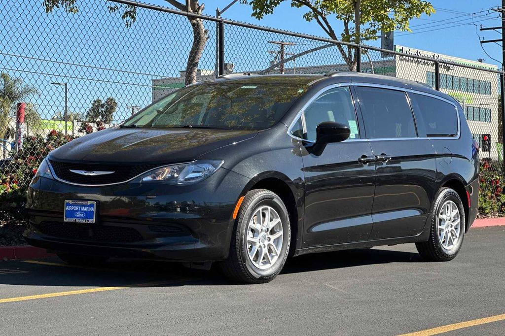 2021 Chrysler Voyager LXI 10