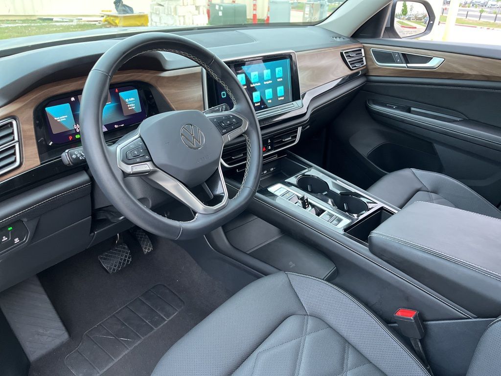 2024 Volkswagen Atlas SE 19