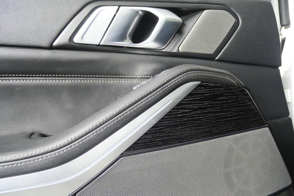 Thumbnail: 2020 BMW X7 - 14