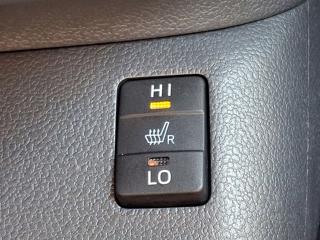 2017 Toyota Prius Four 24