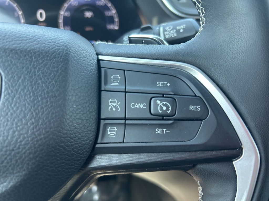 Used 2023 Jeep Grand Cherokee SUV